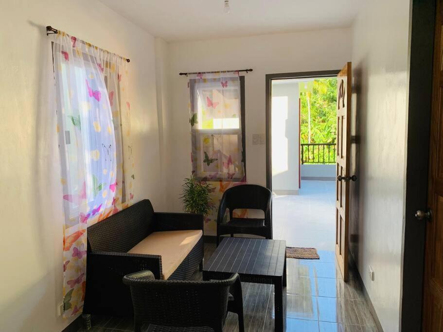 Appartamento Romblon Transient House Esterno foto